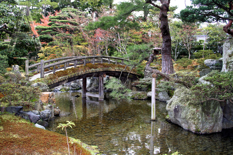 Steinbrücke im Kaiserpalast von Kyoto